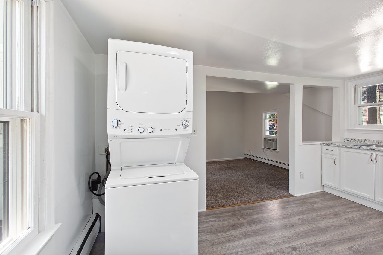 36 Anderson Road Unit: 2nd floor