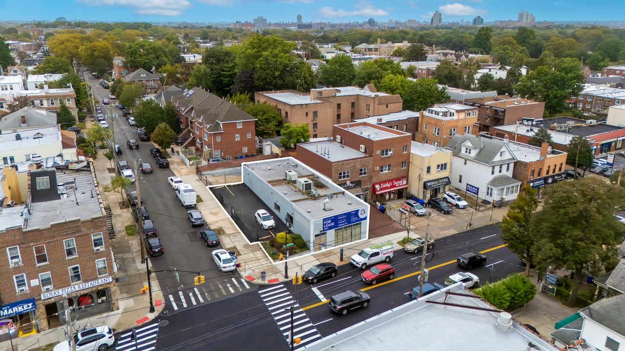 7809 Metropolitan Avenue