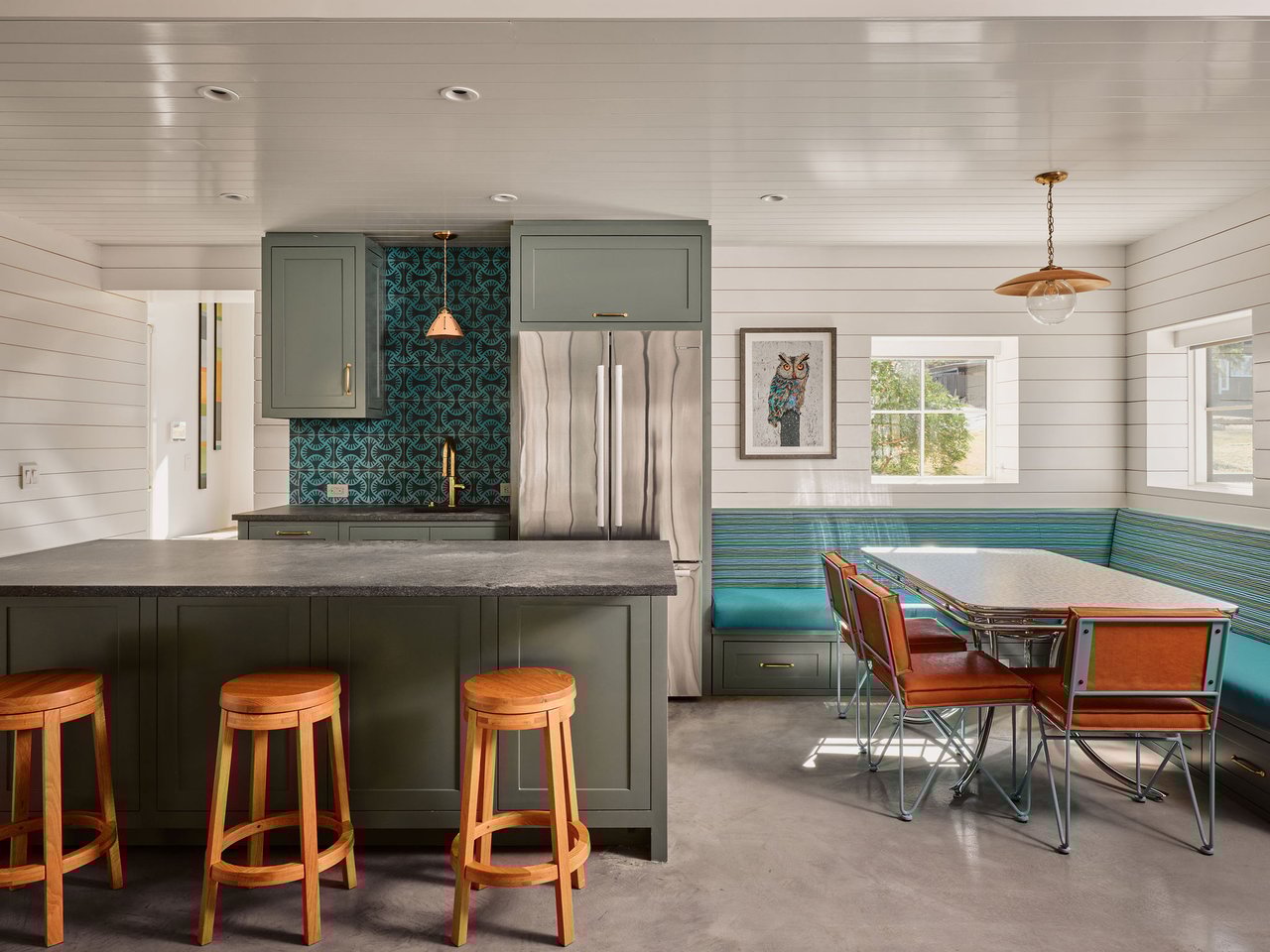 3016 Edgewater Drive