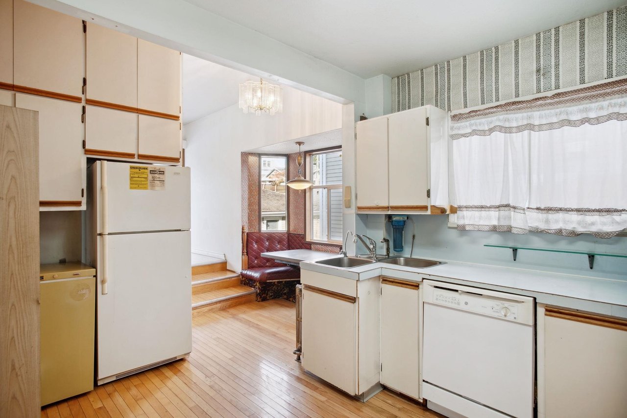 45 W 15th Ave