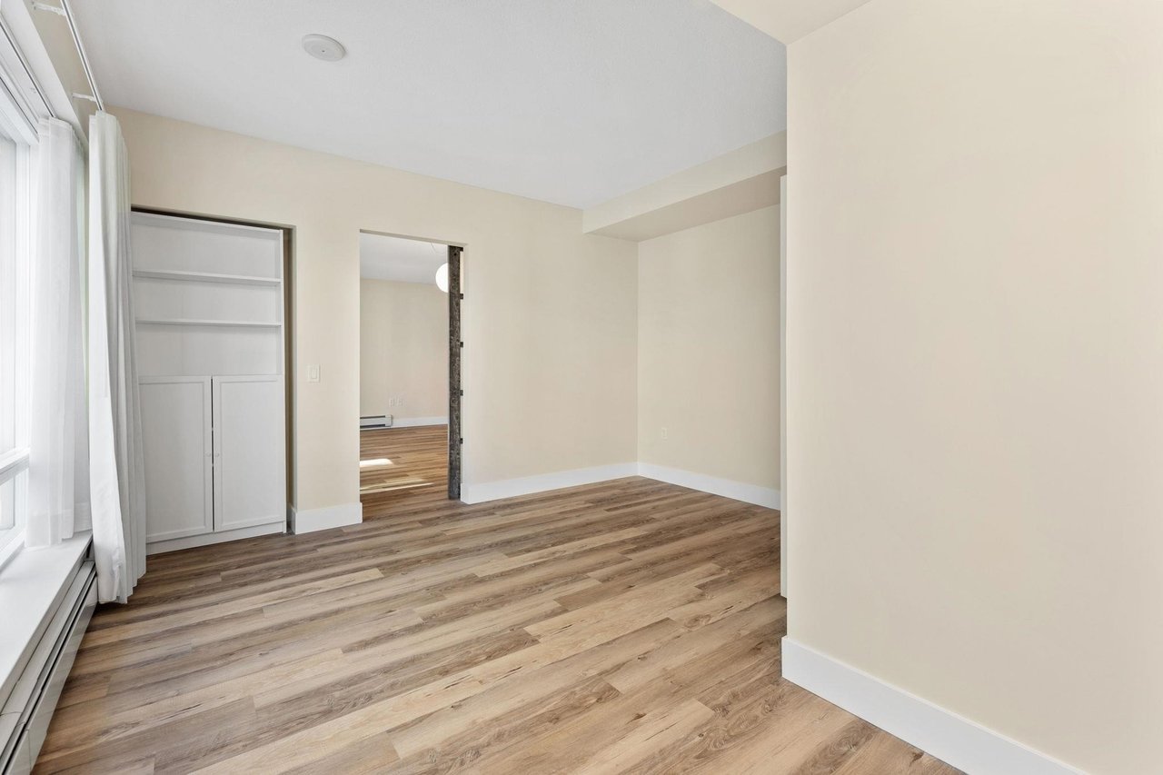 1833 Crowe St, #205