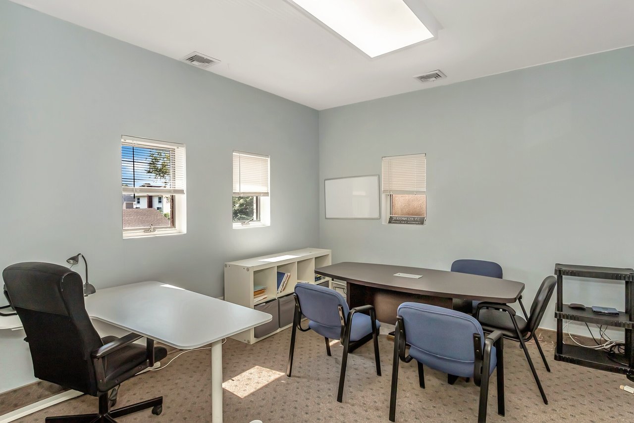 219 Mineola Blvd