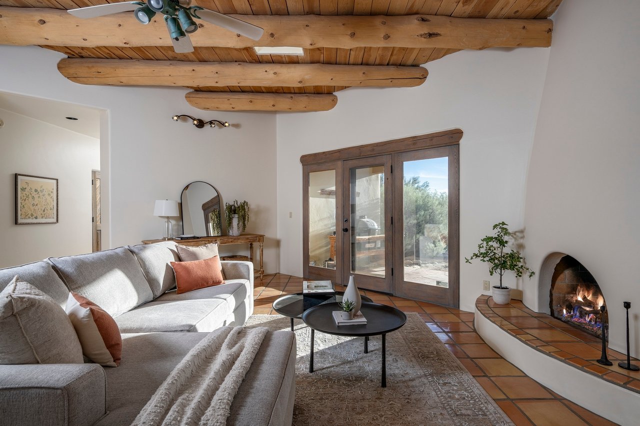 5115 N Corte De Catalonia