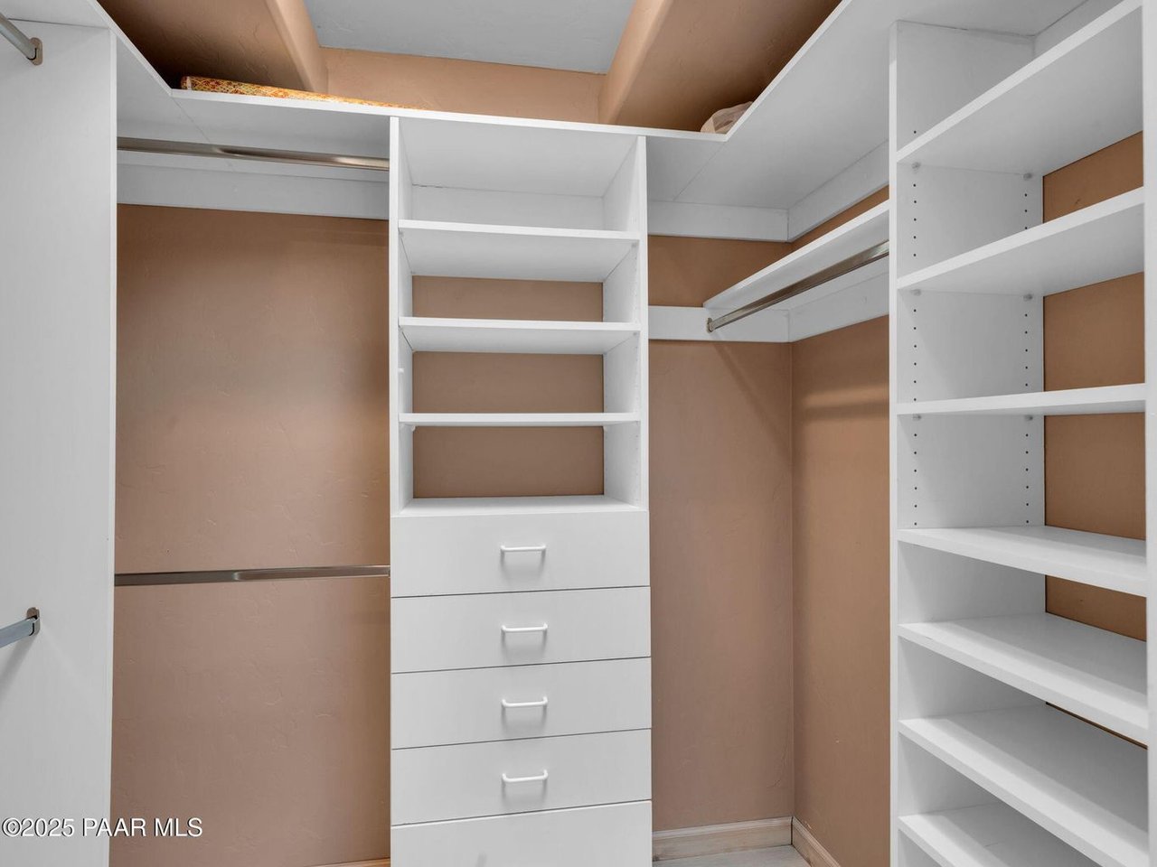 3160 Rainbow Ridge Dr