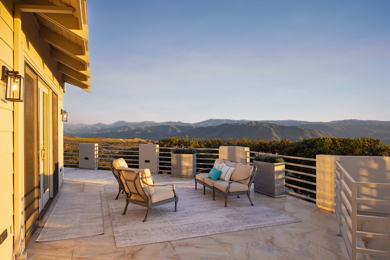 Elevated Living with Panoramic Views