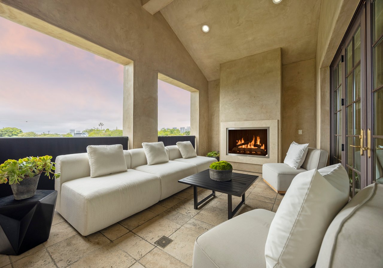 10210 Century Woods Dr, Century City