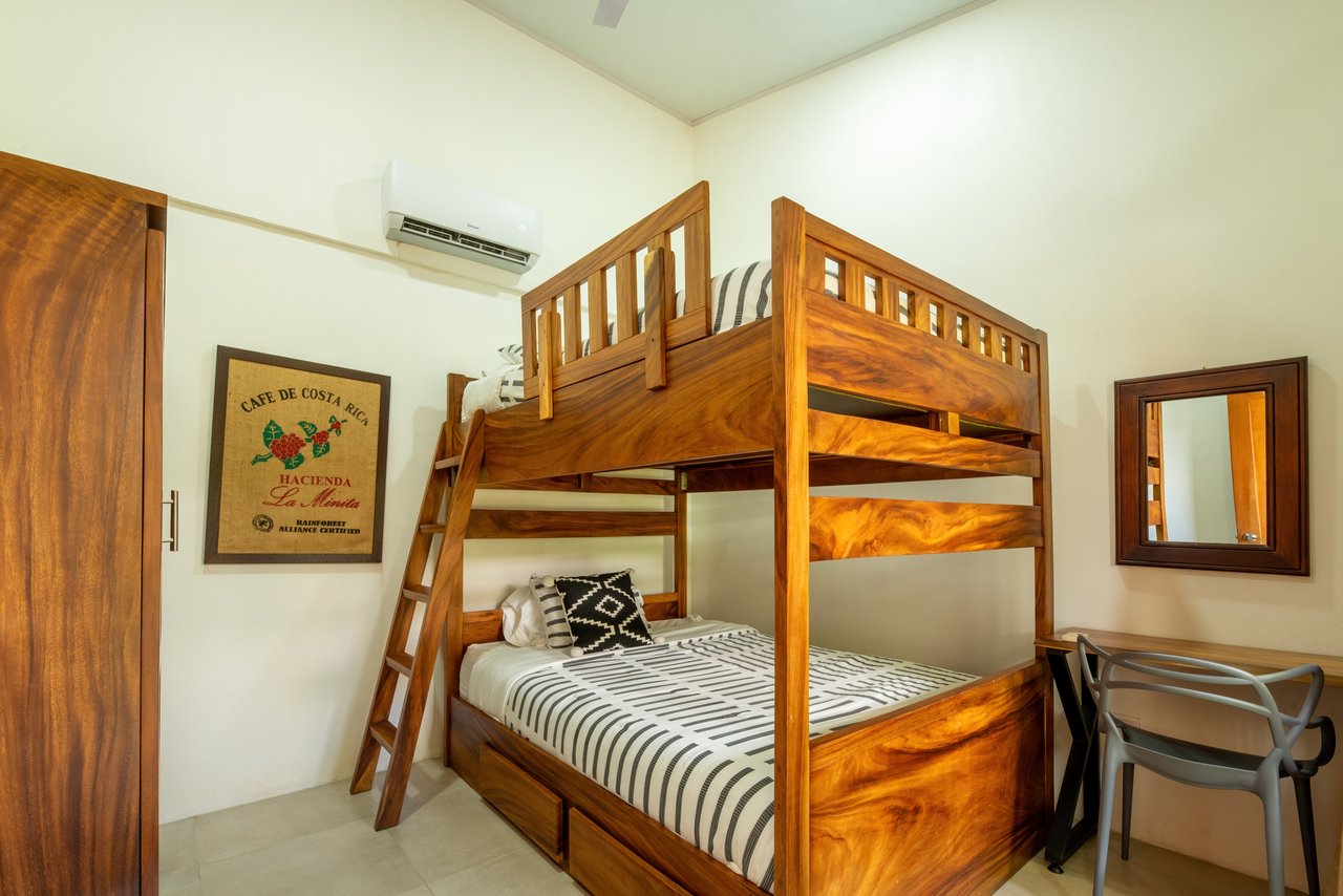 3 Bedroom Stylish Oasis, Close to the Beach and the Uvita River!