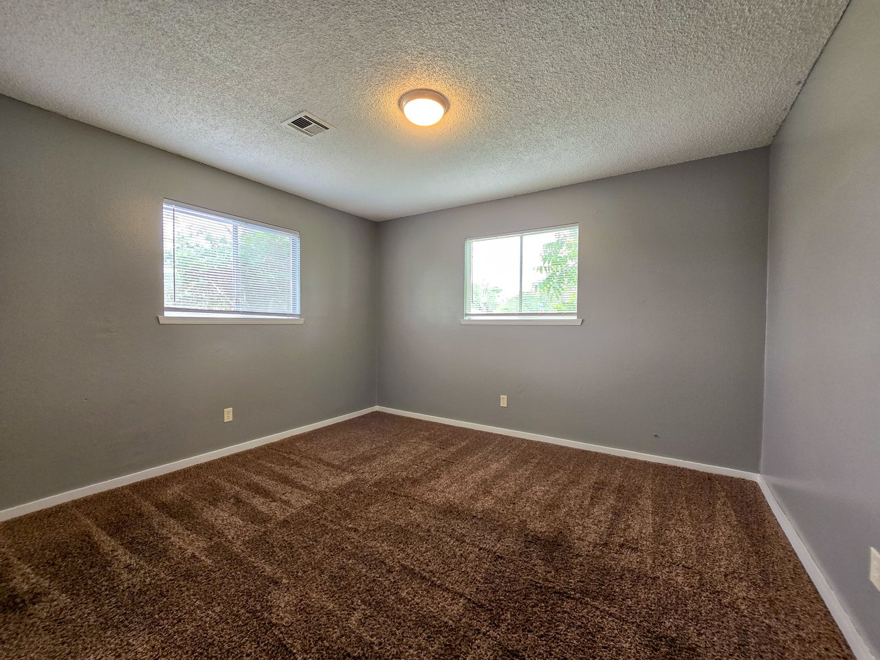 1103 E Parker