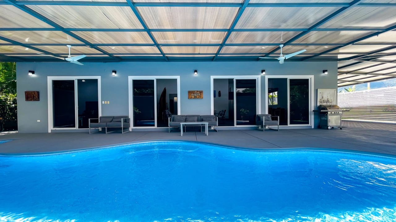 Immaculate 3-Bedroom Home with Pool Near Marino Ballena National Park