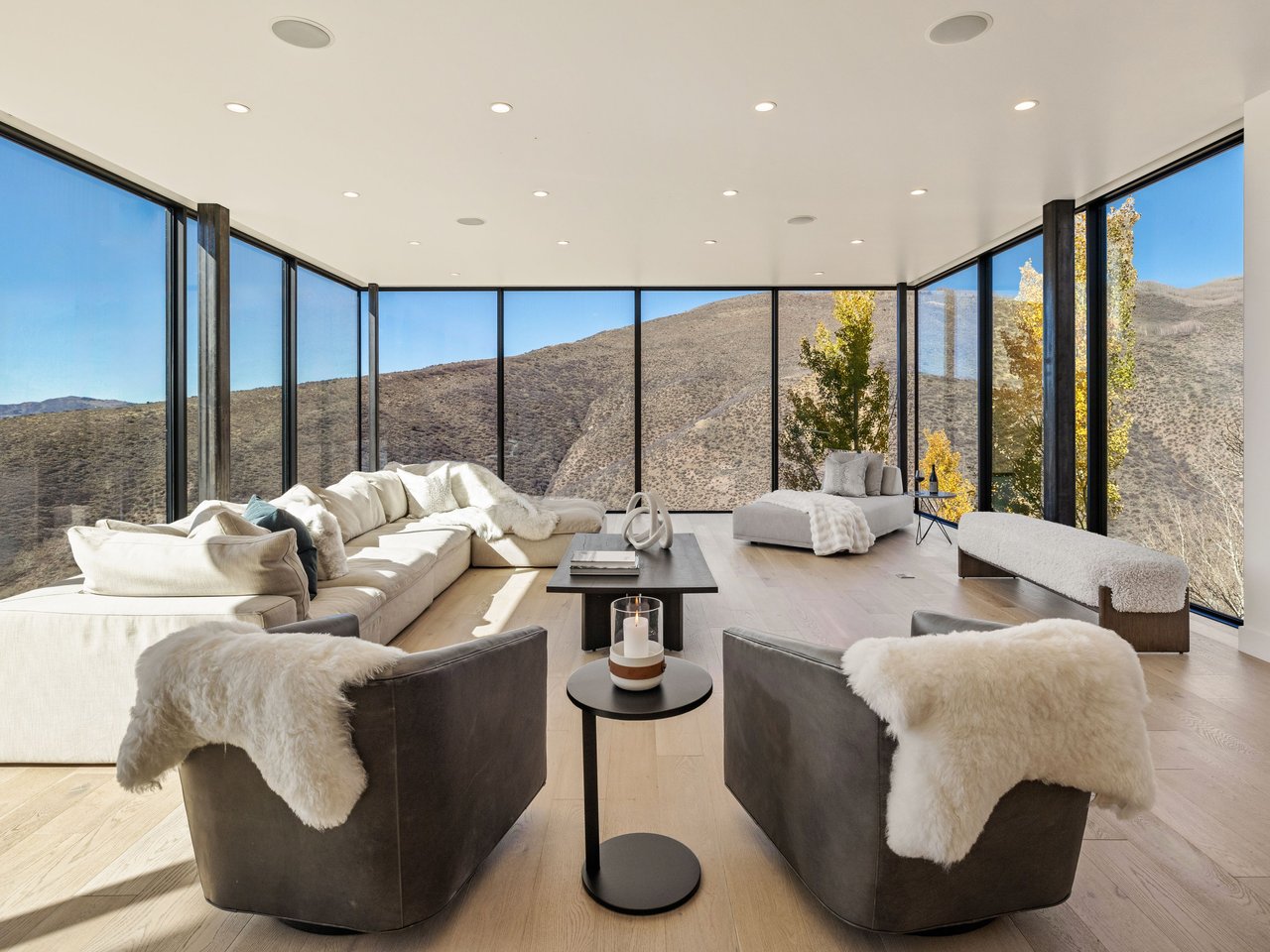 4380 June Point, Avon