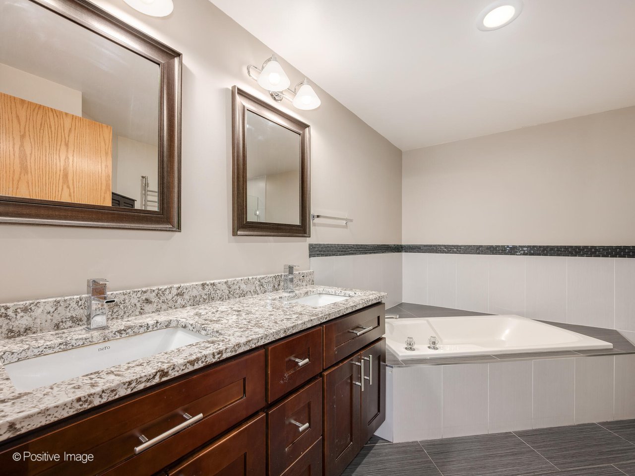7410 W Lawrence Ave Unit 115