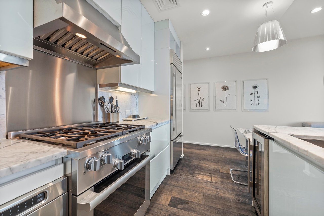 200 Congress Ave #33BB