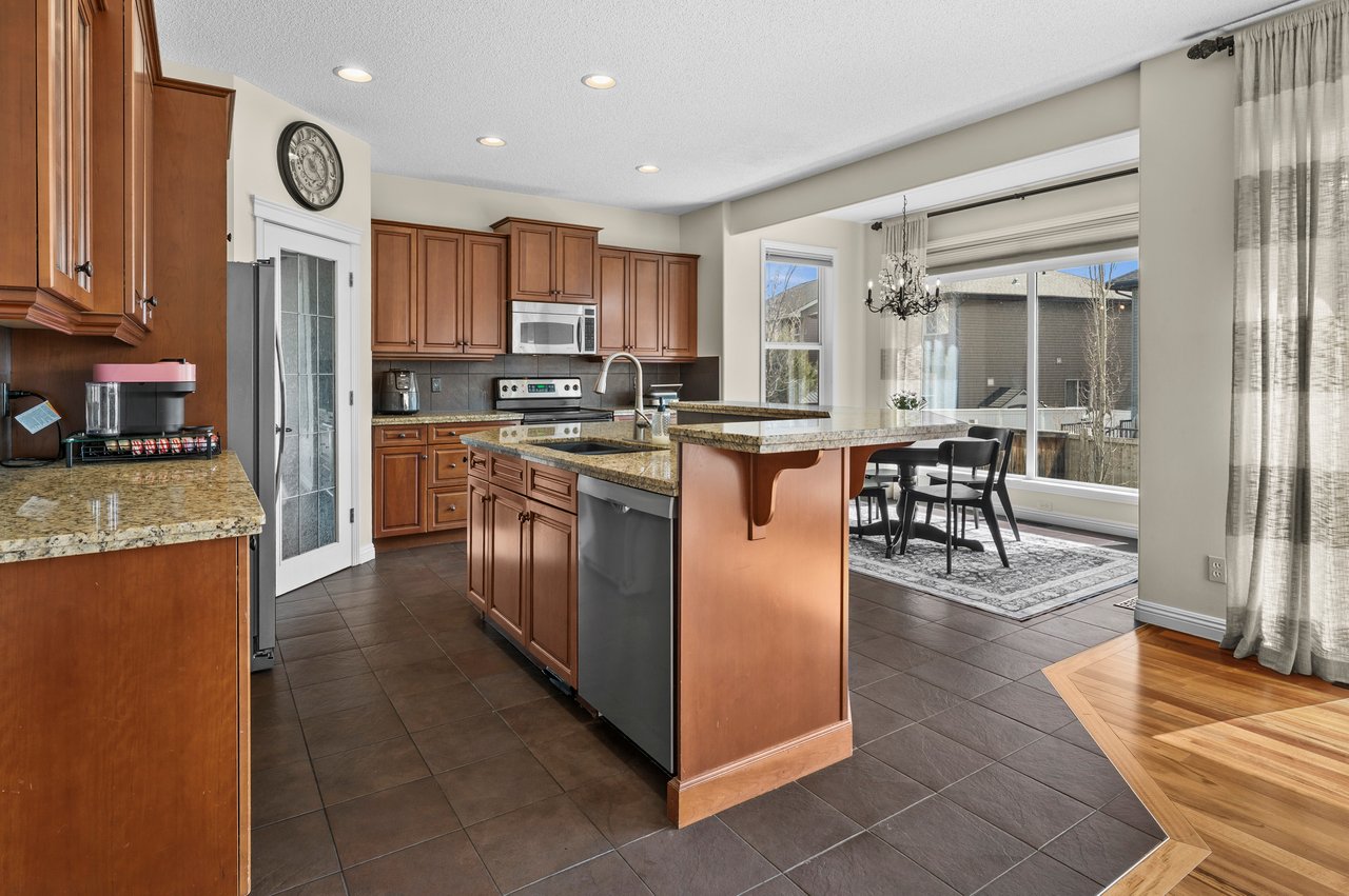311 Royal Oak Circle NW