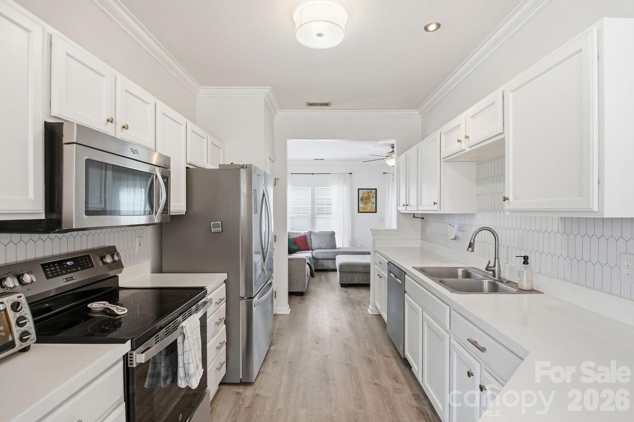 Steele Creek | Gem of an End-Unit