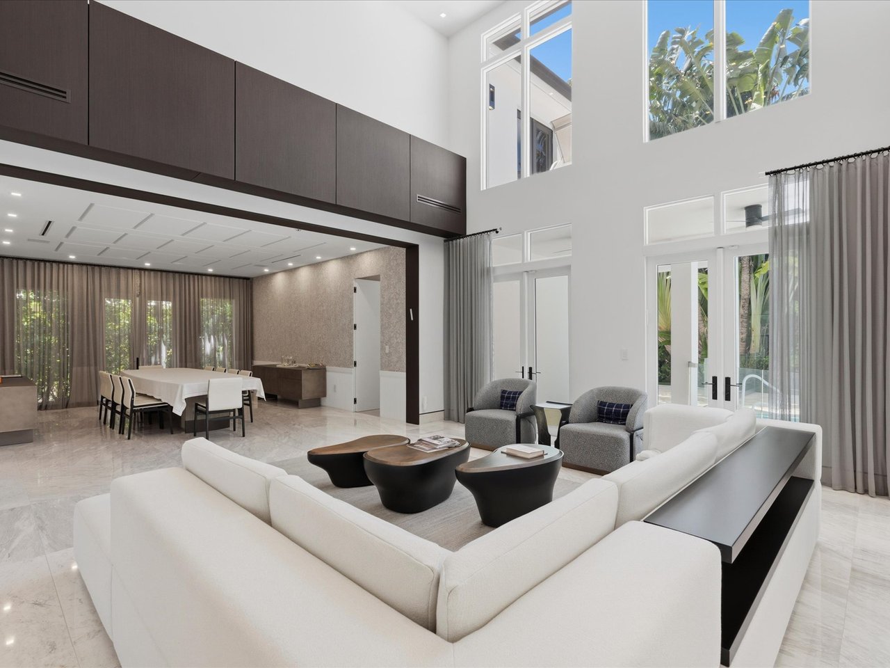 70 Camden Dr, Bal Harbour
