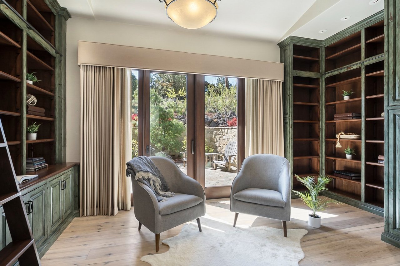 Just Listed: A Luxurious Custom Home with Breathtaking Cascade Mountain Views!