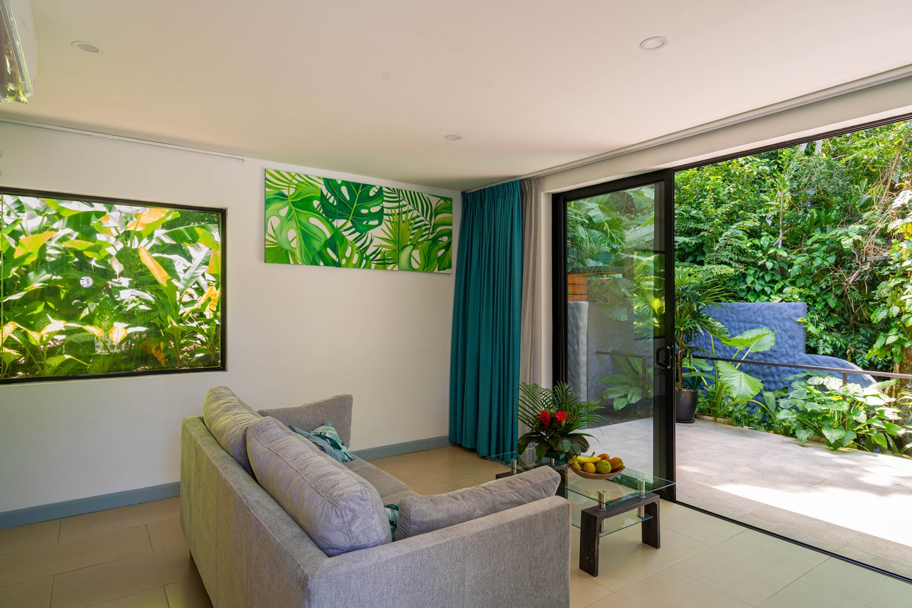 22 Unit Tropical Boutique Hotel steps from Manuel Antonio Park & Beach