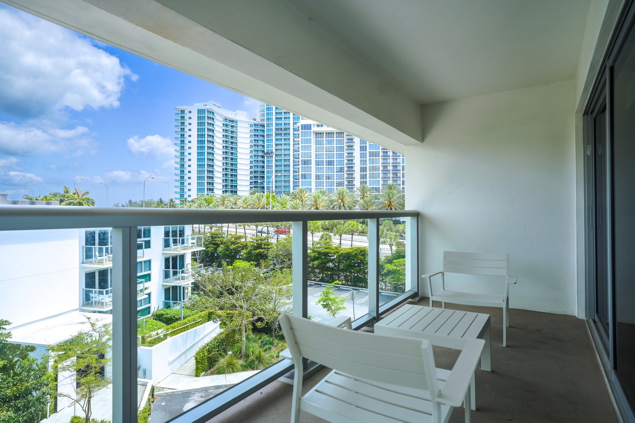 Beach Haus Bal Harbour Residences