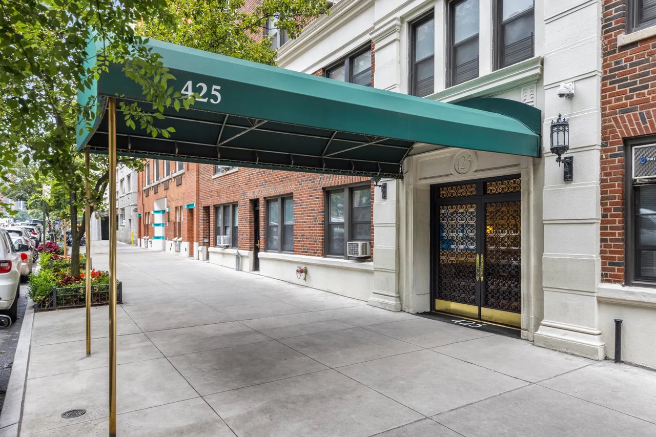 425 East 86th St