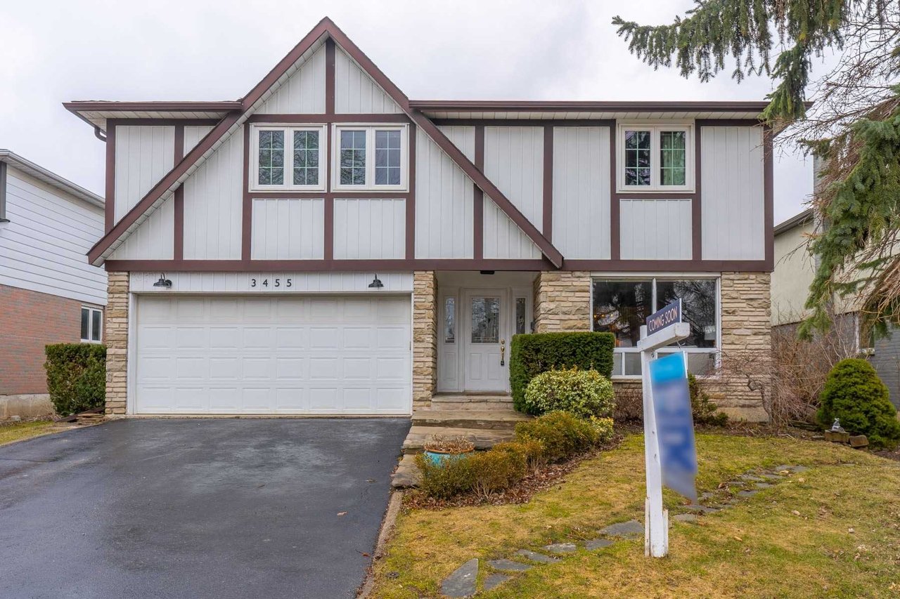 3455 Nadine Cres