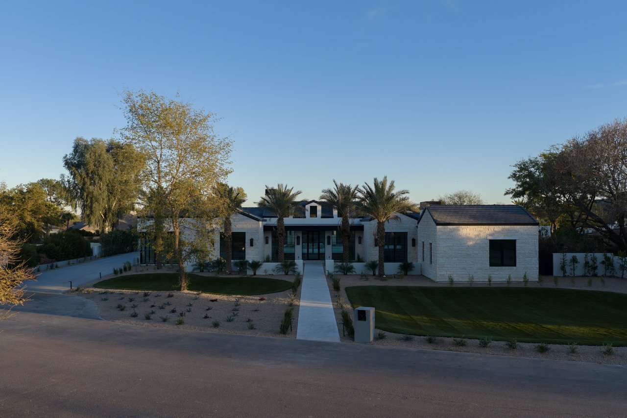 5717 E VIA LOS RANCHOS