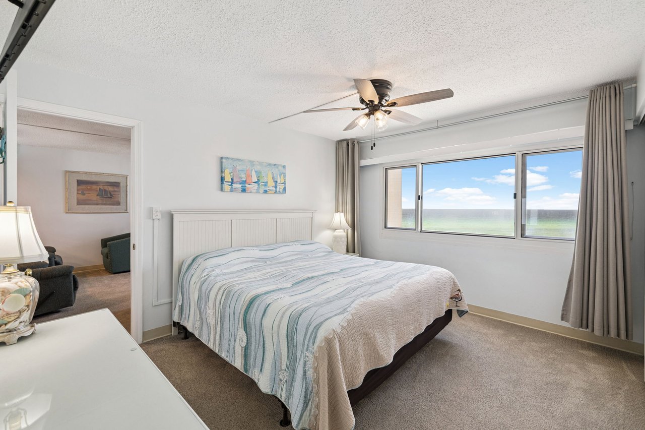 Pinnacle Port Condominium