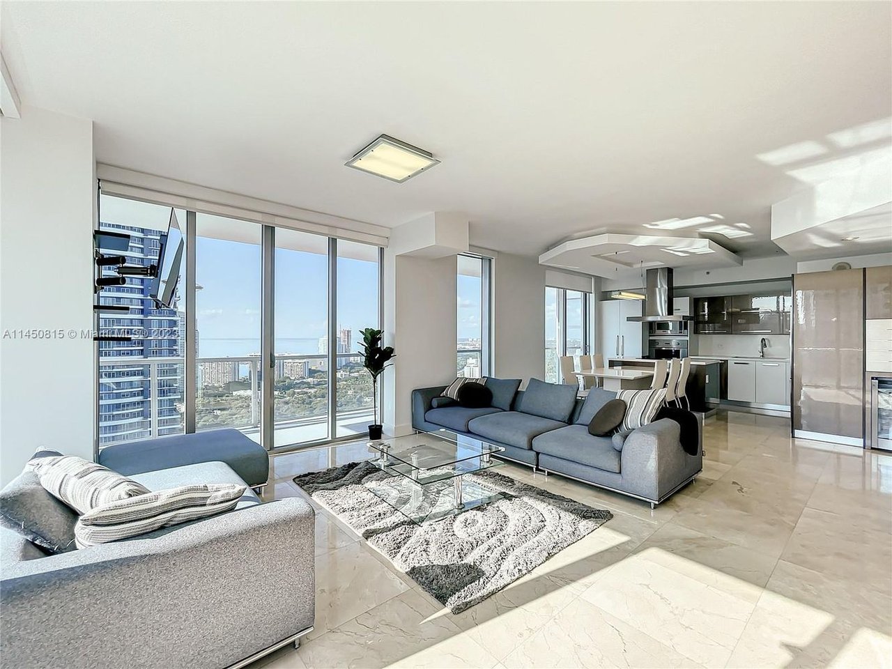 79 SW 12th St, #4006S