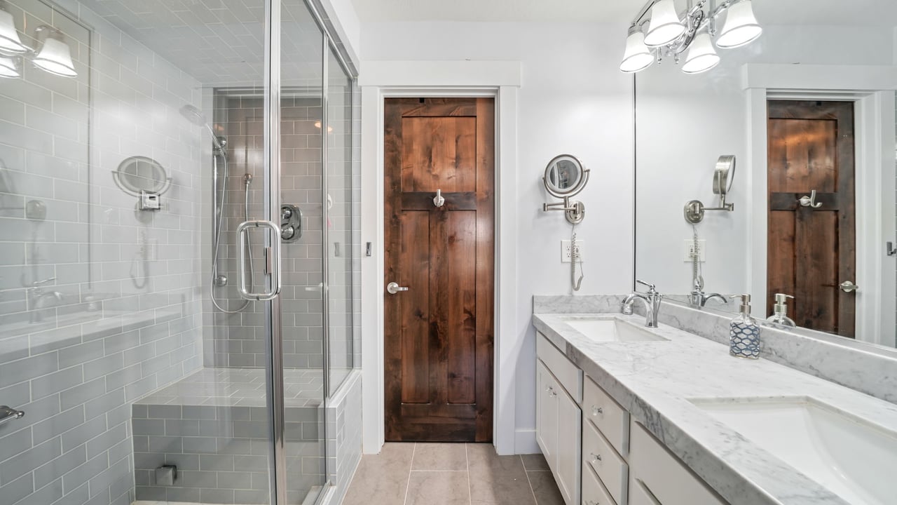 1370 Center Dr #21