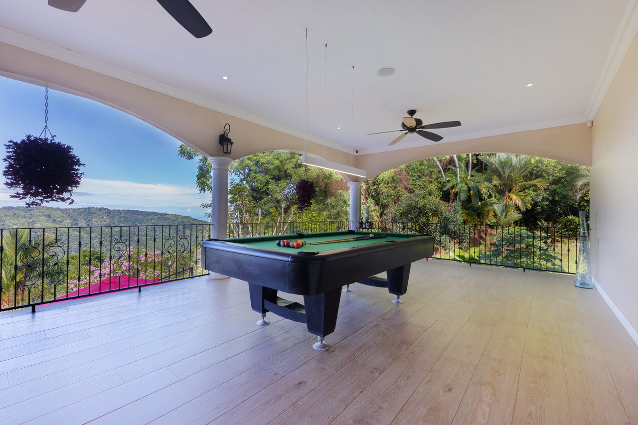 CASA ORQUIDEA – LUXURY HOME WITH OCEAN VIEWS IN GATED COMMUNITY