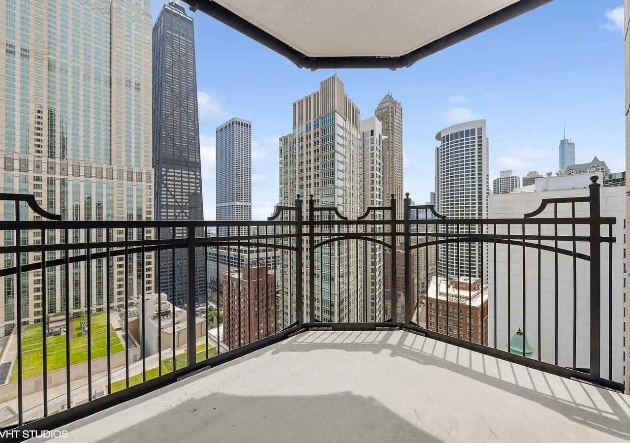 11 E Walton St APT 3101