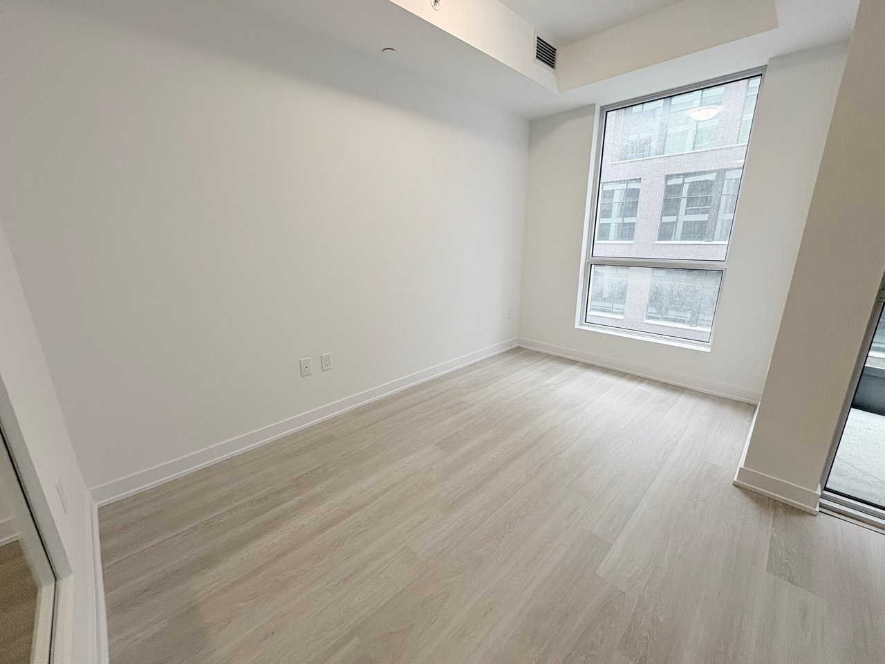 15 Richardson Street, Toronto Unit: 427