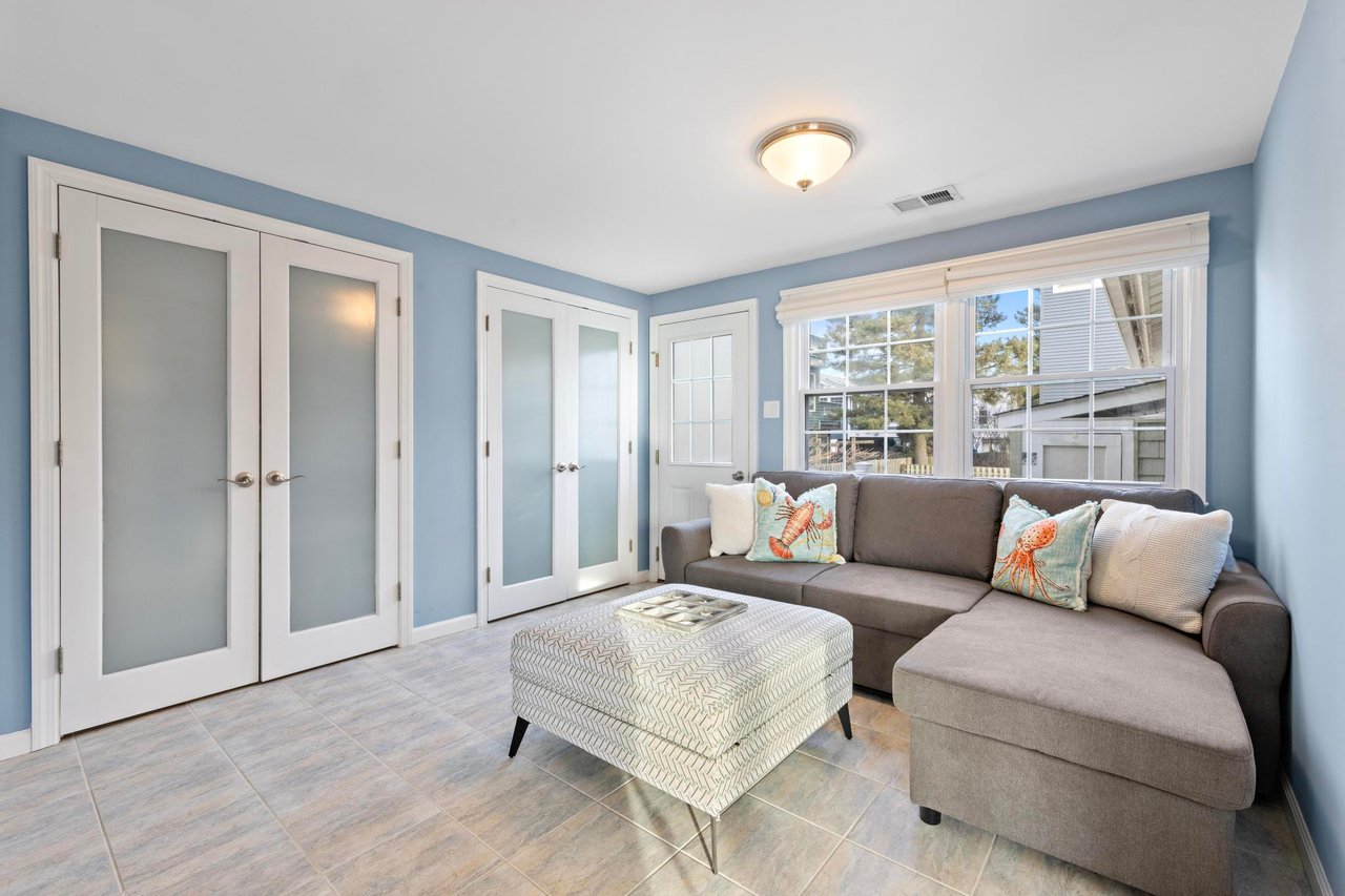 25 Joan Rd, Long Beach Township - Pet Friendly 