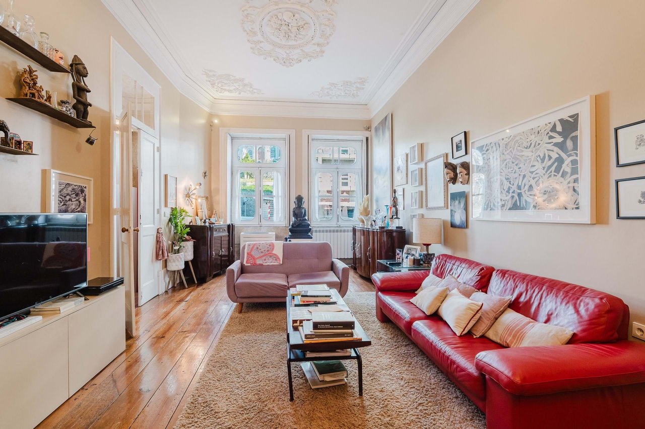 Beautifully Restored Townhouse Property with license for Short-Term rental in Bonfim, Porto
