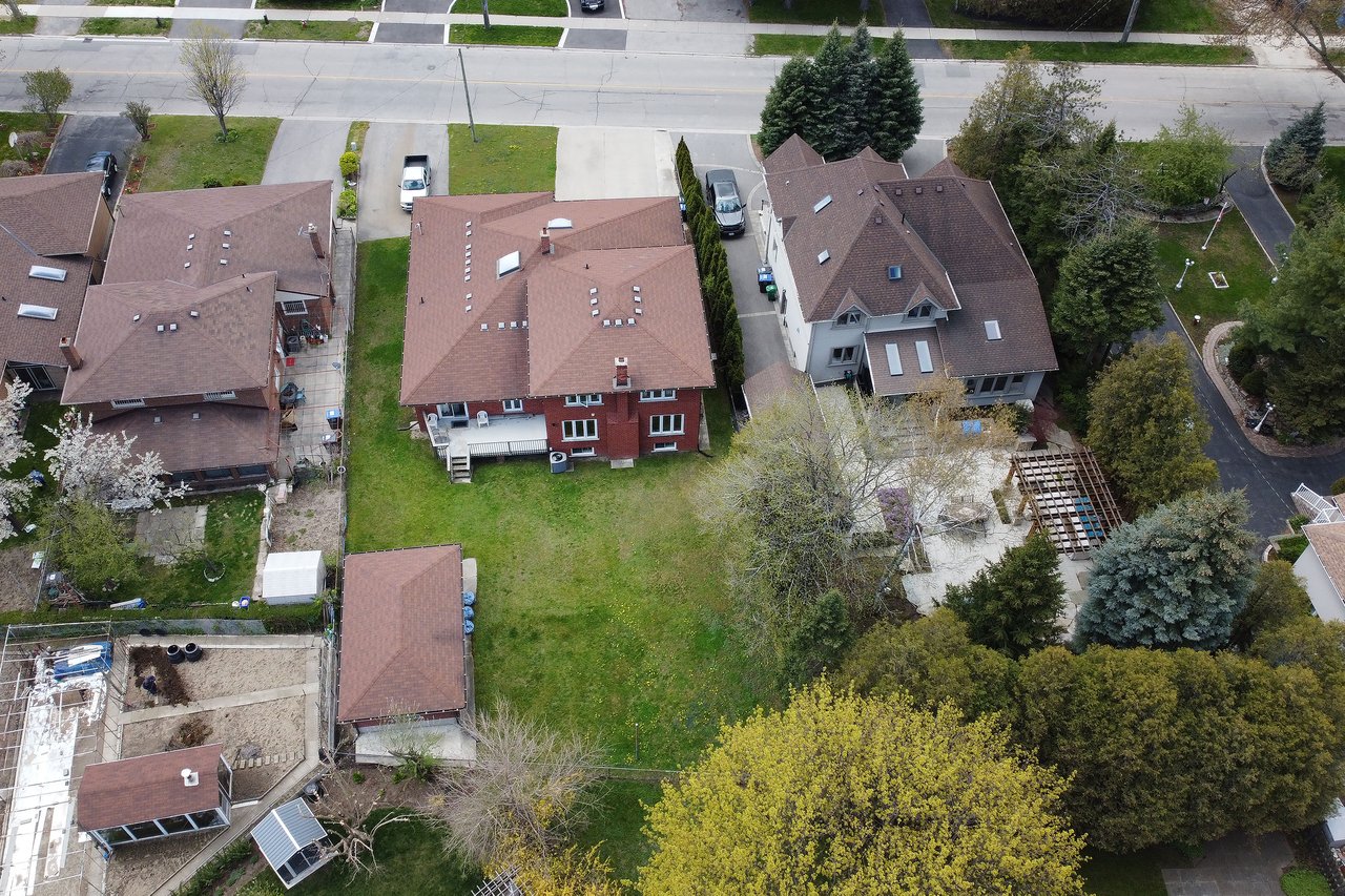 1351 Haig Blvd