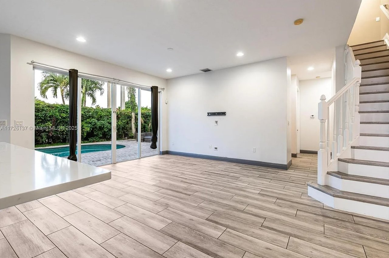 2561 NW 123rd Ter, Coral Springs, FL