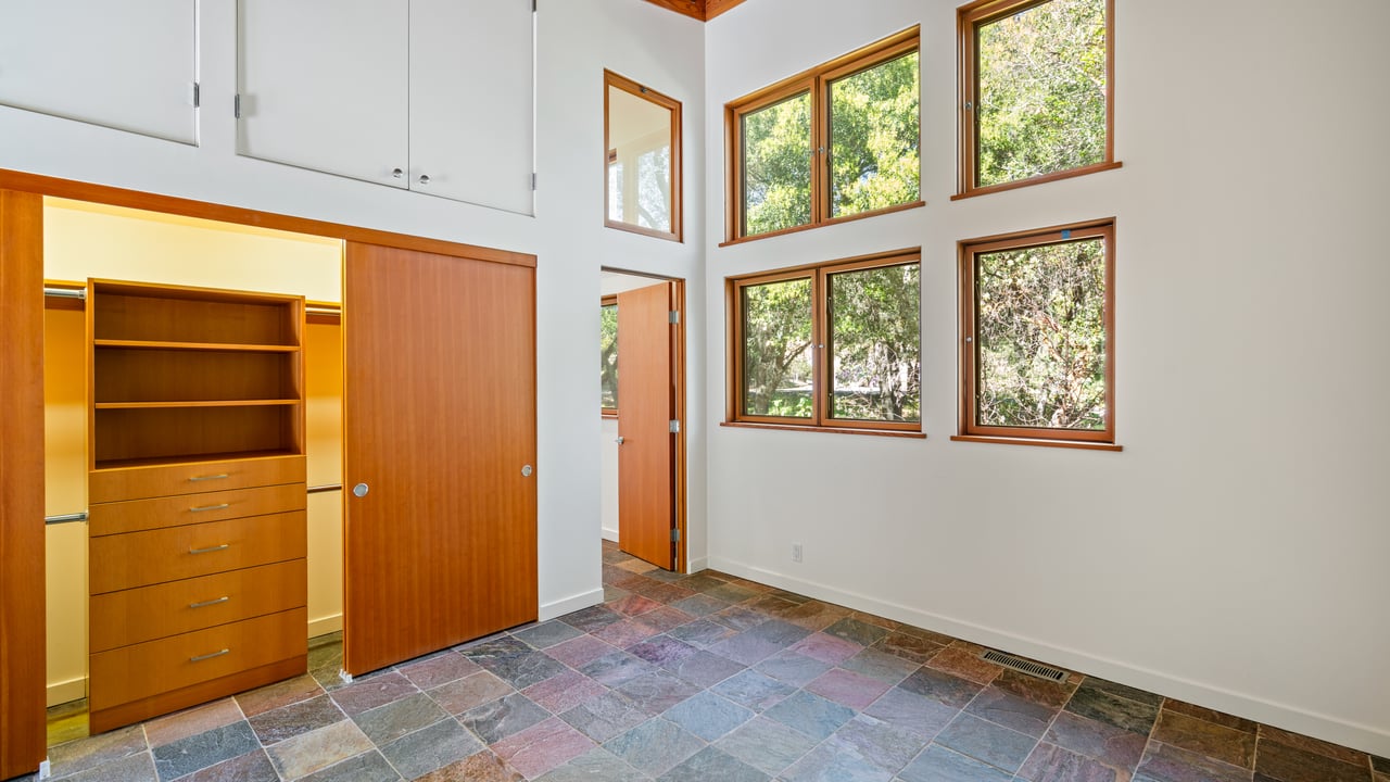 Leslie Creek Retreat