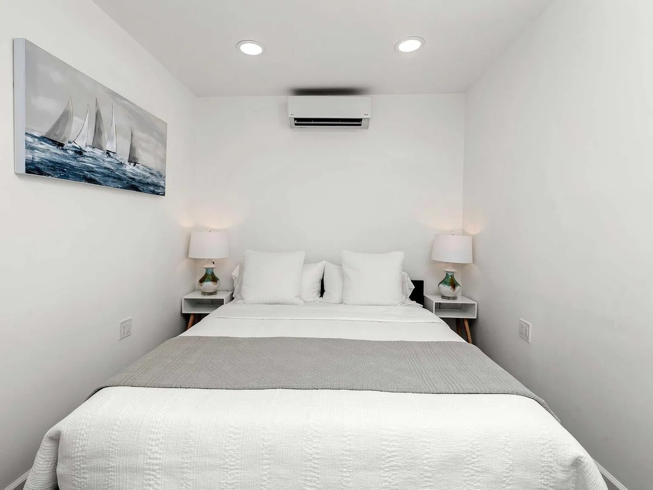 8823 Betty Way, West Hollywood 