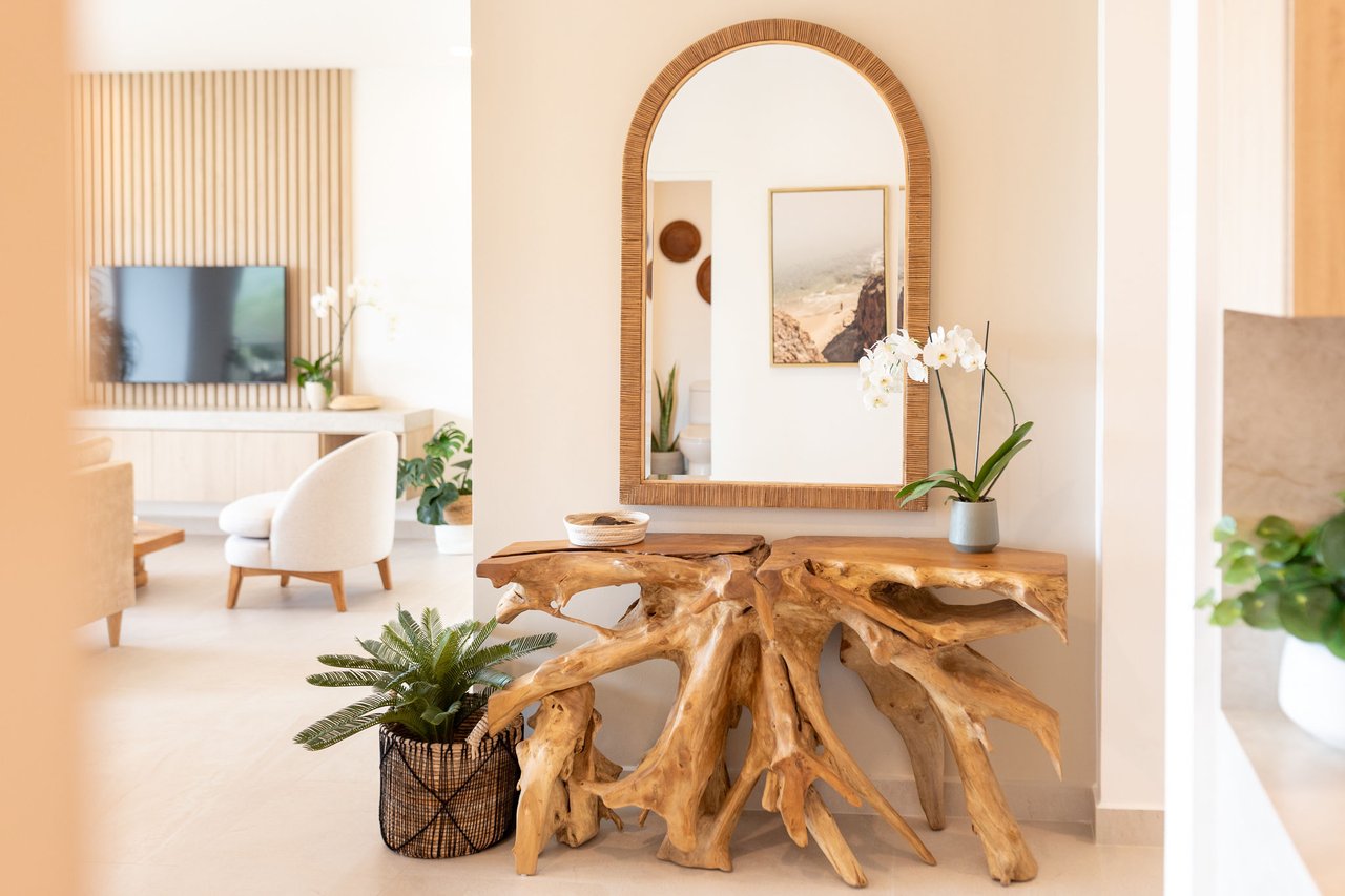Ocean & Mountain View Modern Beach Condominium 