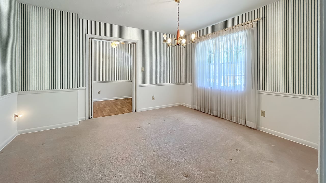 Mid-Century Modern 4-Bedroom in Dommerich Hills, Maitland