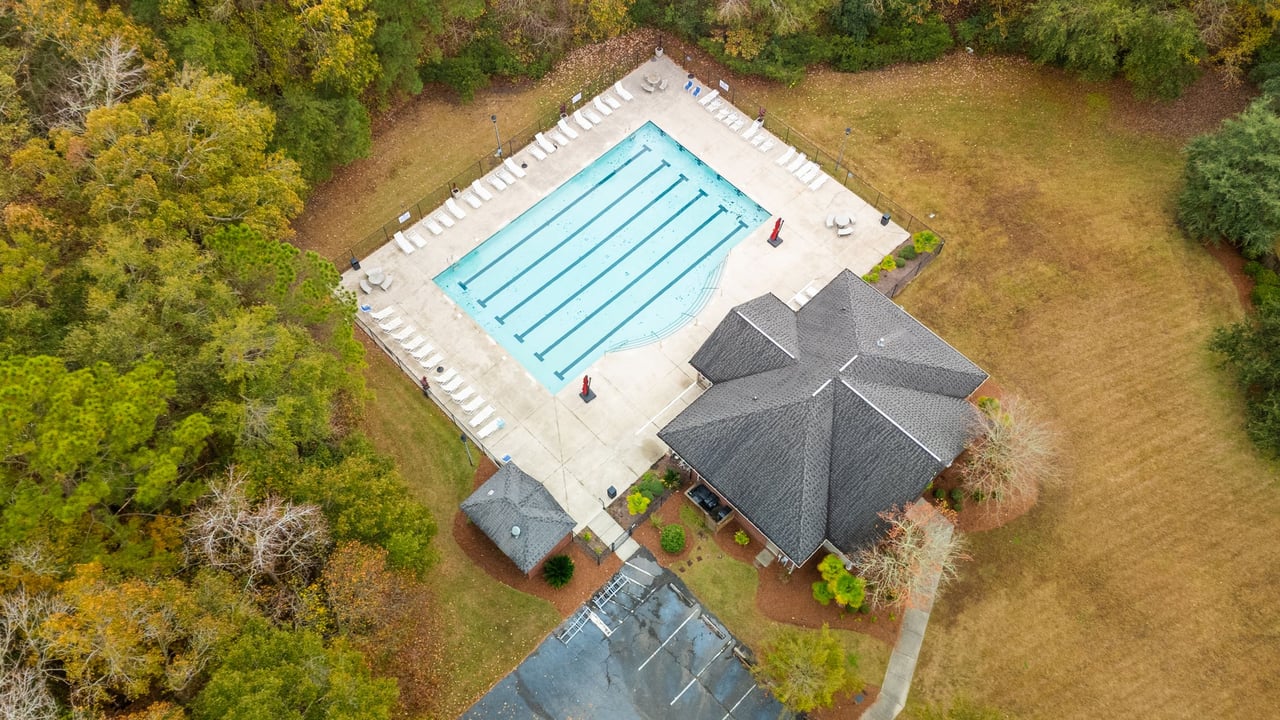 5516 Crescent View Dr