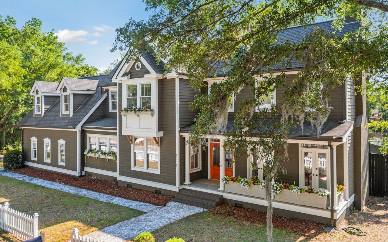 For Sale – Homes with Four Bedrooms