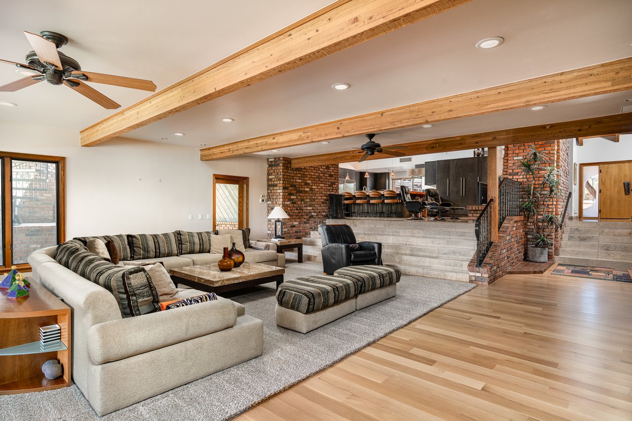 Luxury PV Hilltop Sanctuary