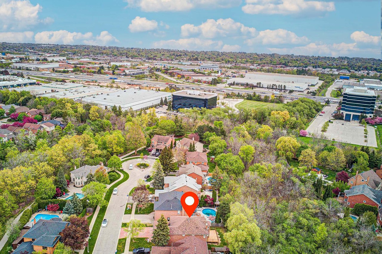 1126 Berkshire Crt