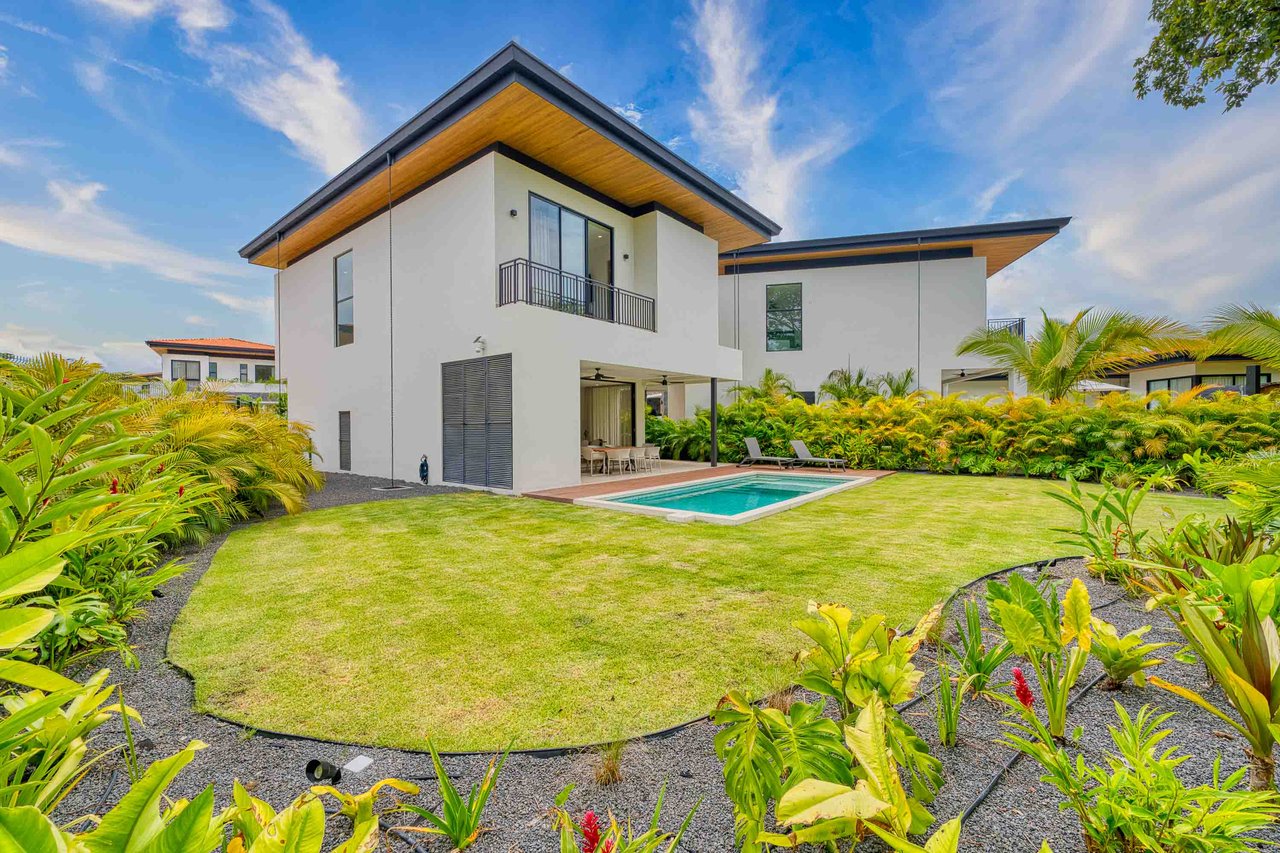 Bosques de Pinilla Unit 15 – Model A | Fully Furnished 4-Bedroom Home with Vehicles