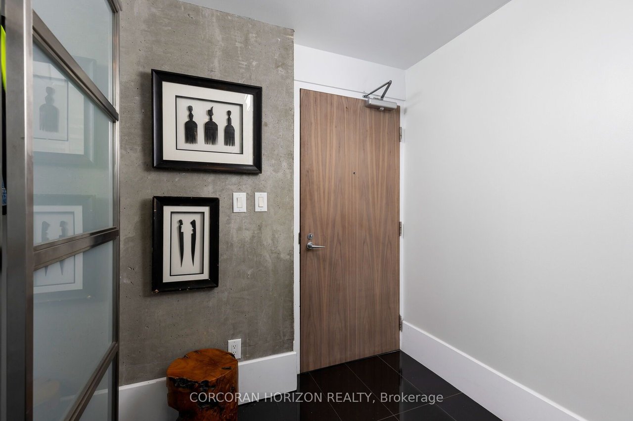 QUEEN ST W PENTHOUSE