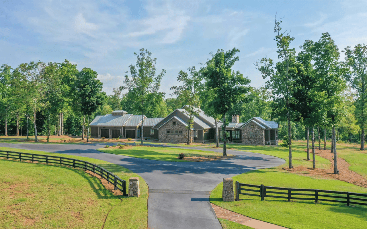 Tour Hunting Lodge Near Lake Oconee
