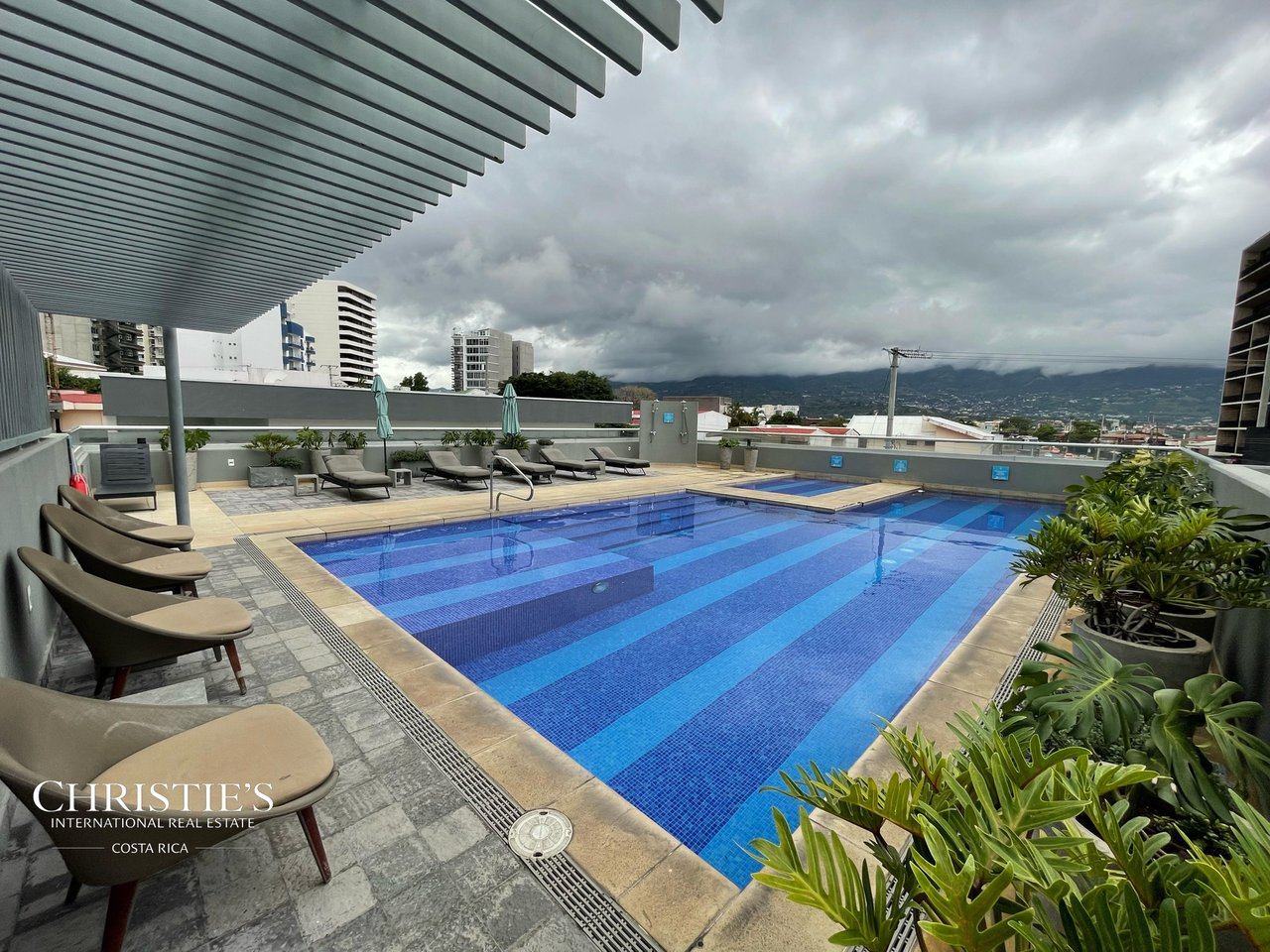 Contemporary 15th Floor Residence at U Nunciatura – Rohrmoser