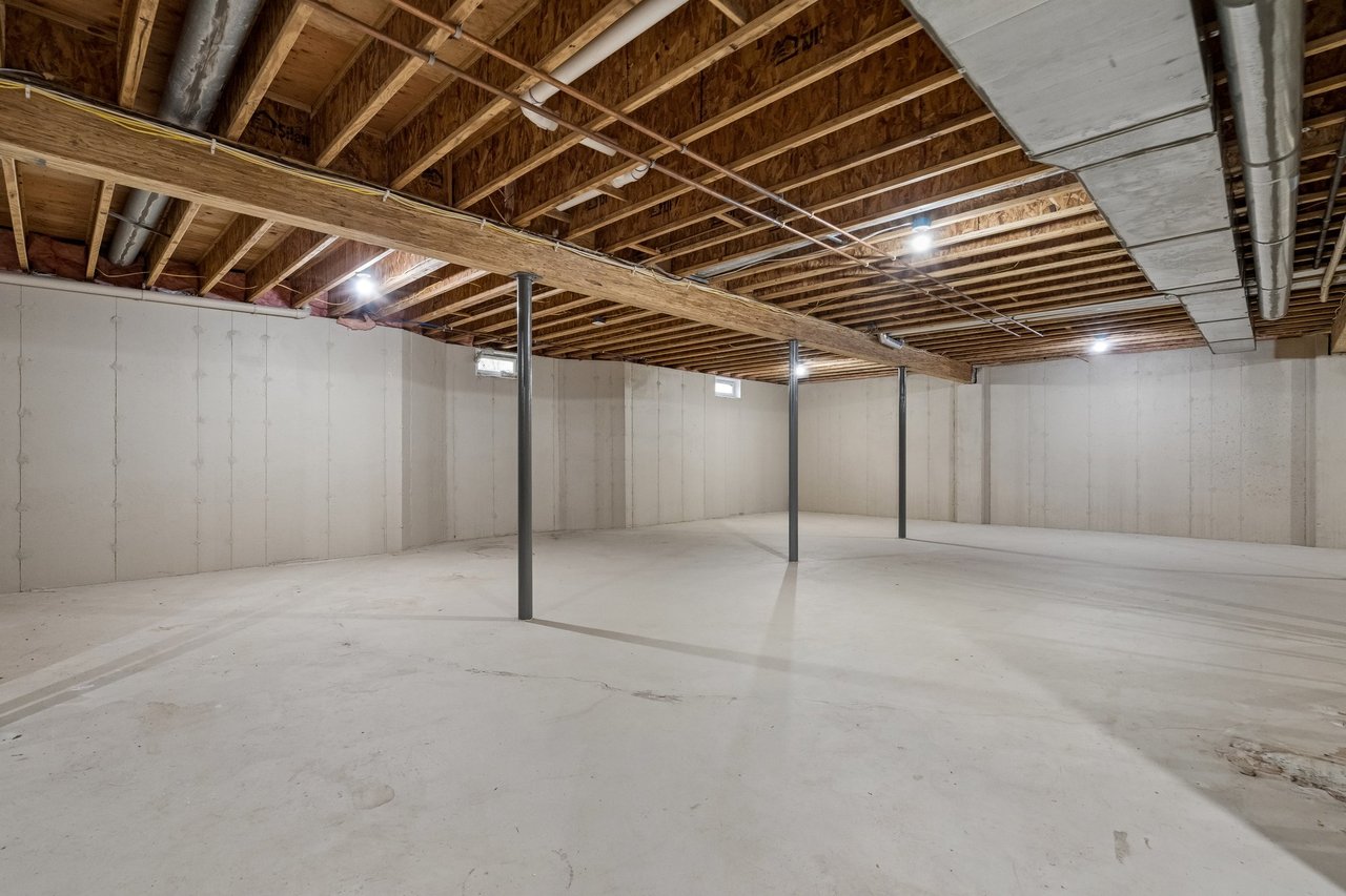 6 Melrose Ln