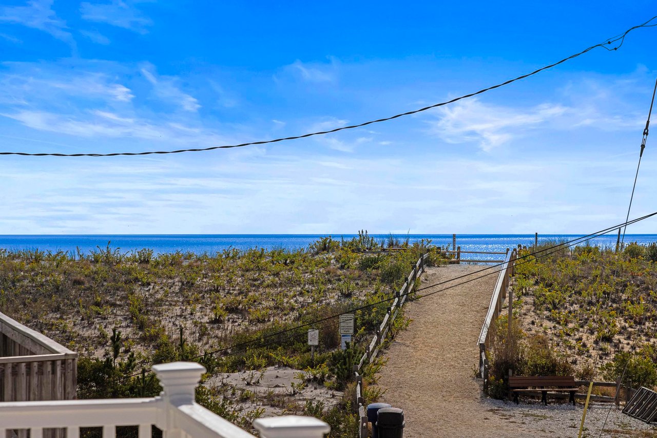 229 Merivale Ave. (1st and 2nd floor), Beach Haven