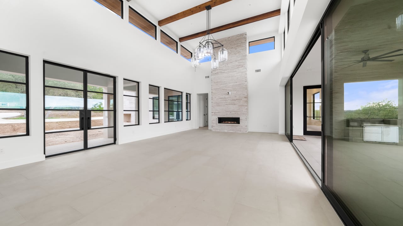 702 N Commons Ford Road